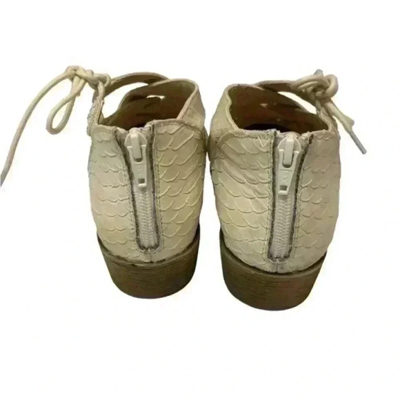 COCONUTS BY MATISSE | WOMENS LUX SNAKE EMBOSSED ANKLE BOOTIES CREAM 8 - Picture 7 of 7